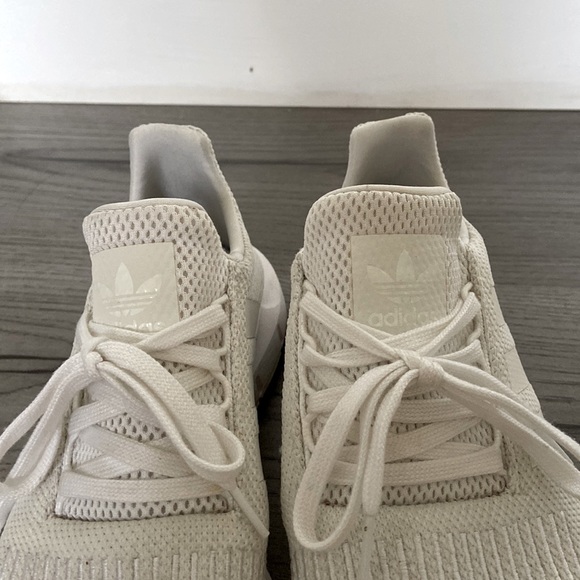 Adidas white, cream, and gold sneakers. Size 8 - Picture 11 of 11